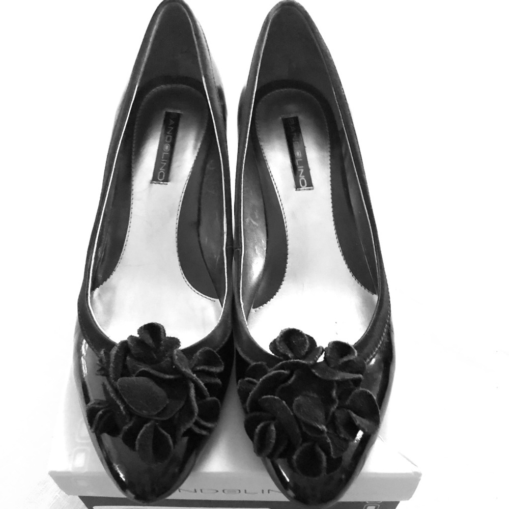 Bandolino wedge heel shoes